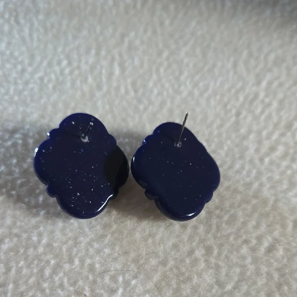 Chic Red and Blue Chunky Posts - Picture 2 of 2